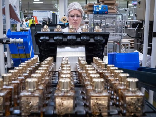 探秘巴黎網(wǎng)紅化妝品生產(chǎn)車(chē)間 東方女性追捧的美麗密碼